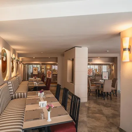 Marti La Perla - Adult Only+16 Resort